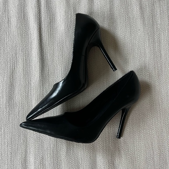Zara Classic Black High Heels - Picture 2 of 4